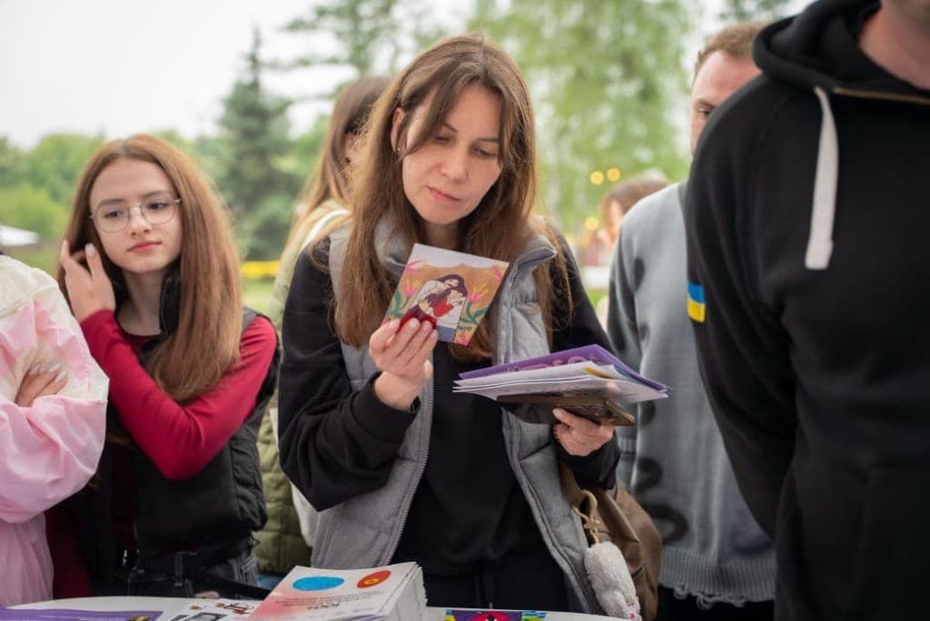 Понад 100 щеплень за два дні та відверта розмова про профілактику здоров'я – спільна акція Національного інституту раку та МОЗ — фото 1