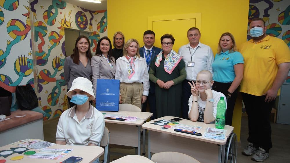 Перша леді Естонії відвідала Школу Супергероїв у НІР