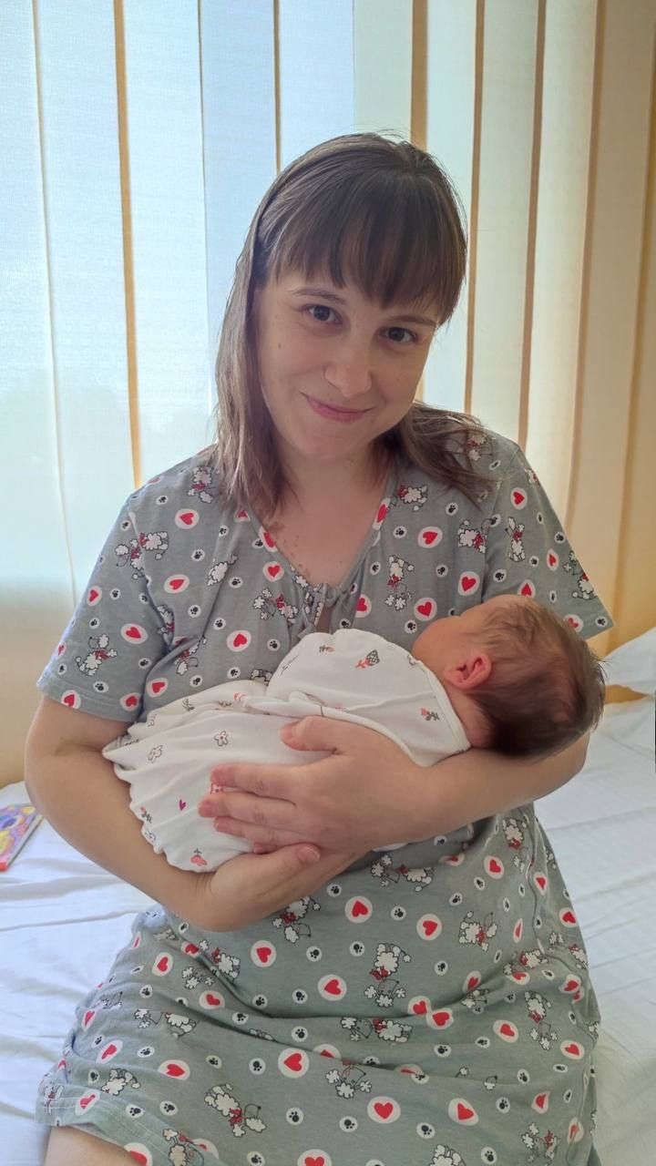 Tetiana with her daughter